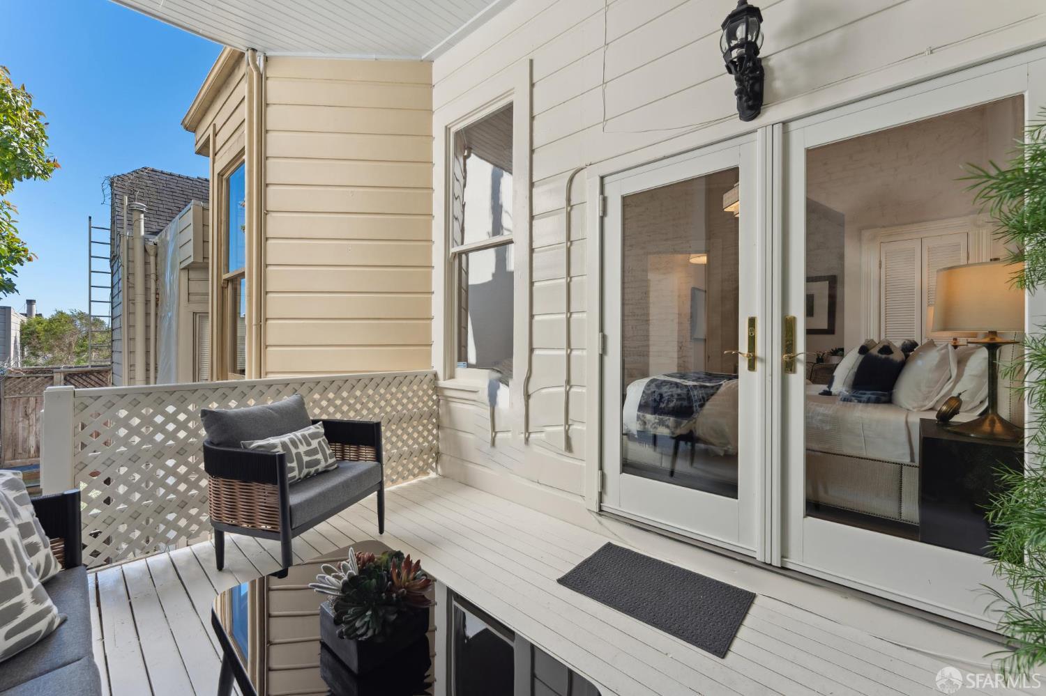 2116 Divisadero Street