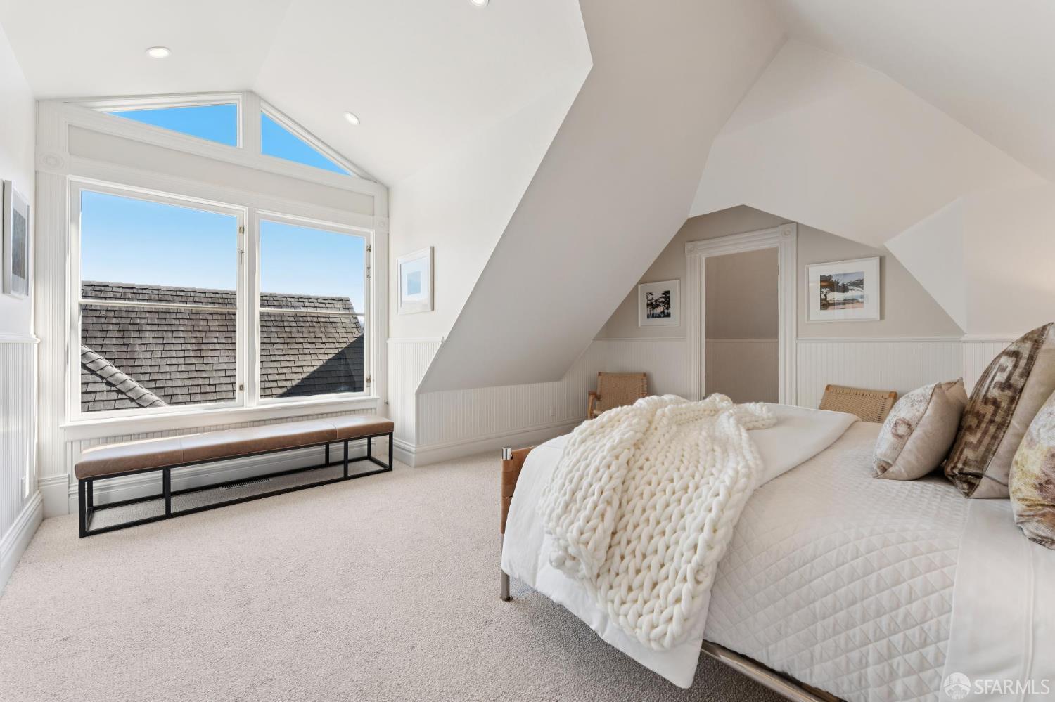 2116 Divisadero Street