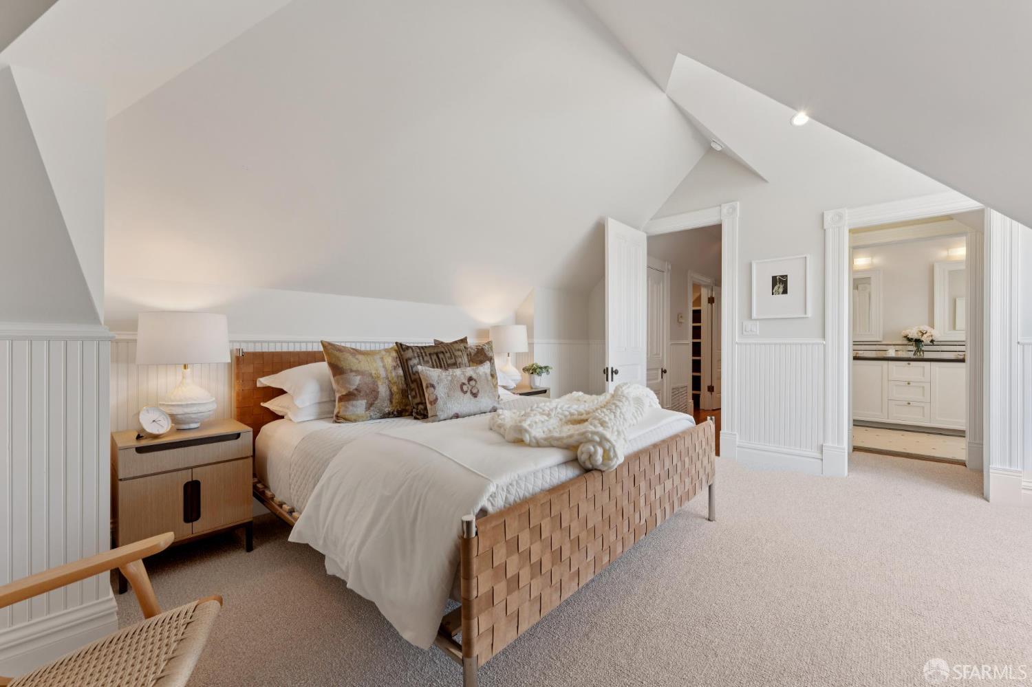 2116 Divisadero Street