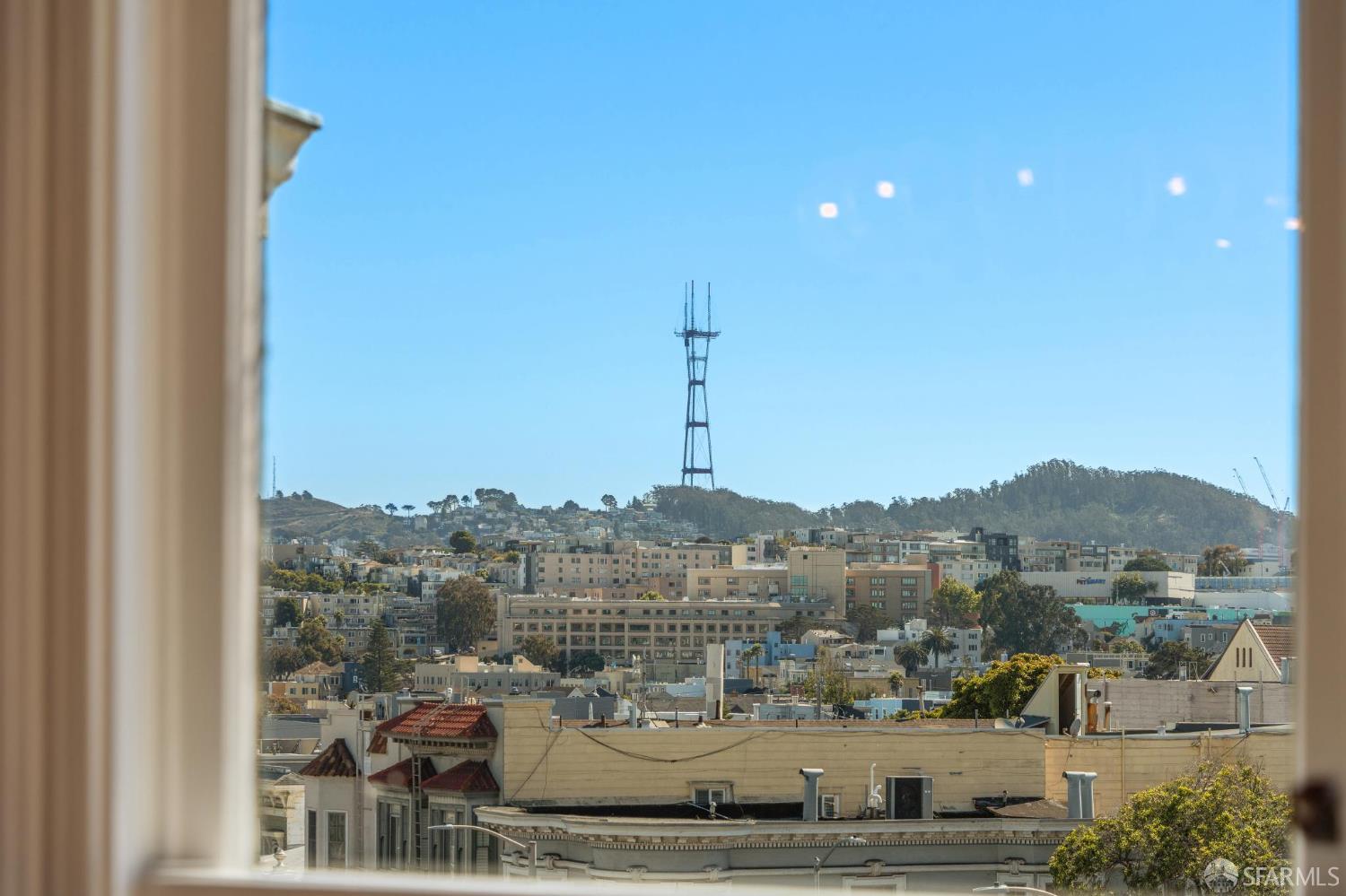 2116 Divisadero Street