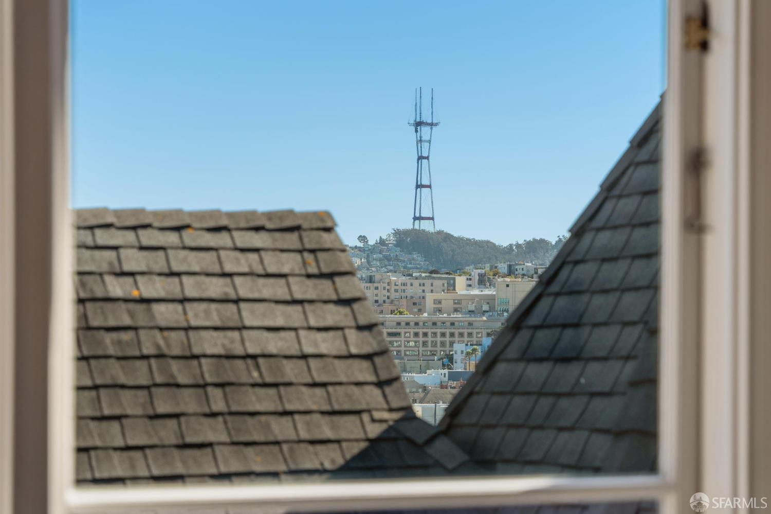 2116 Divisadero Street