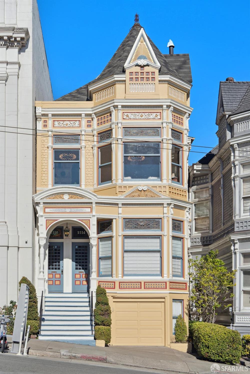 2116 Divisadero Street