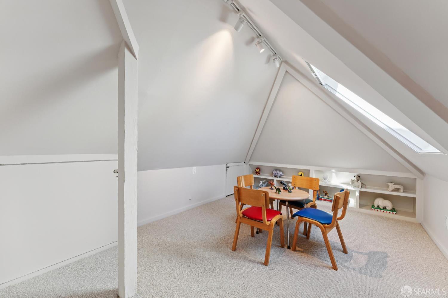 2116 Divisadero Street