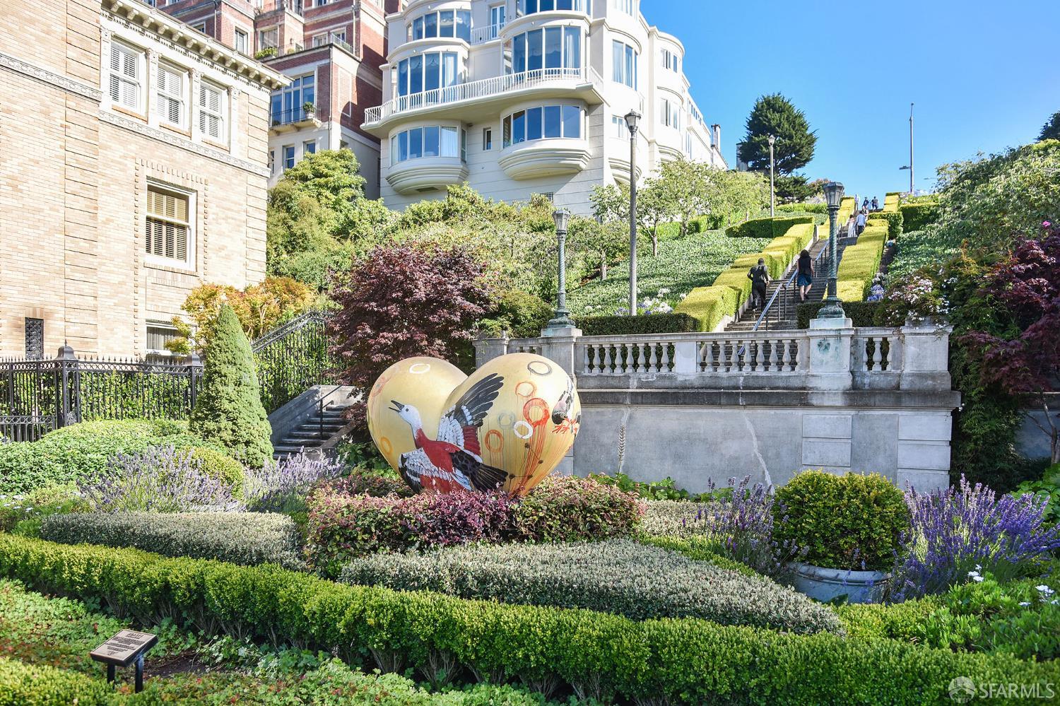 2116 Divisadero Street