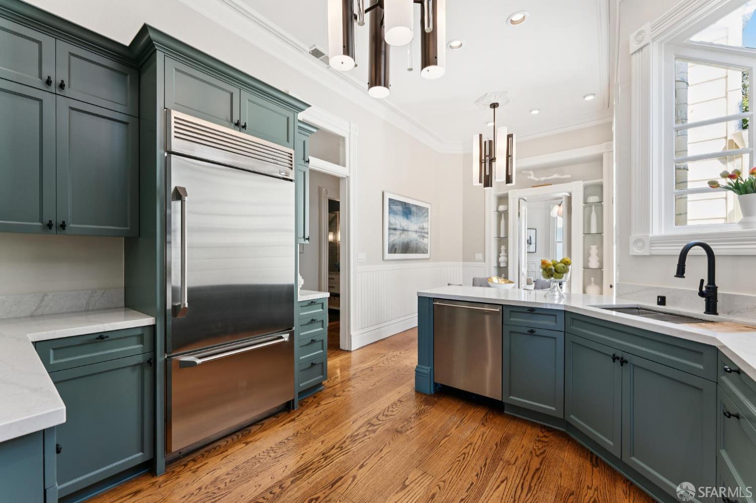 2116 Divisadero Street