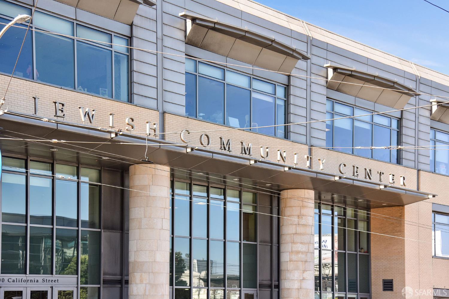 2116 Divisadero Street