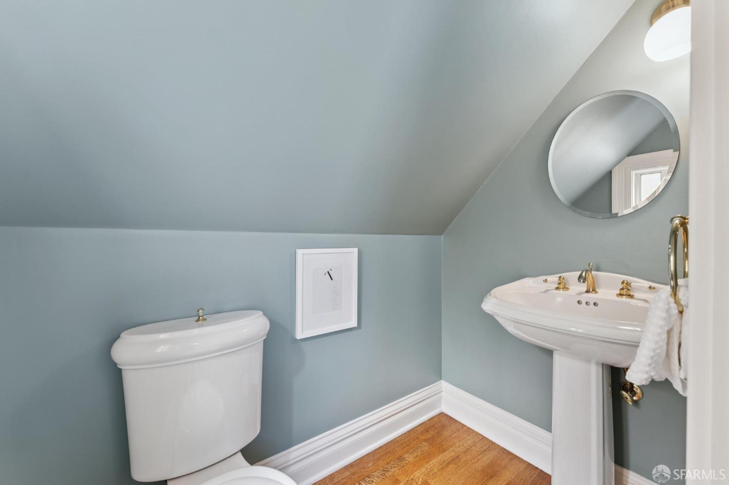 2116 Divisadero Street