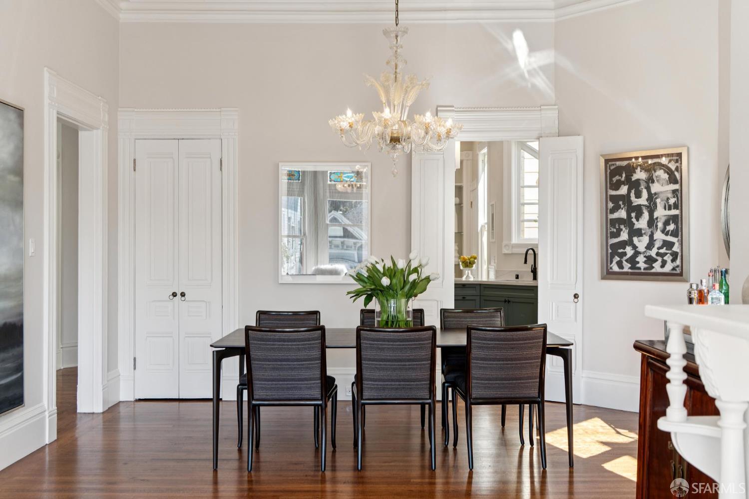 2116 Divisadero Street