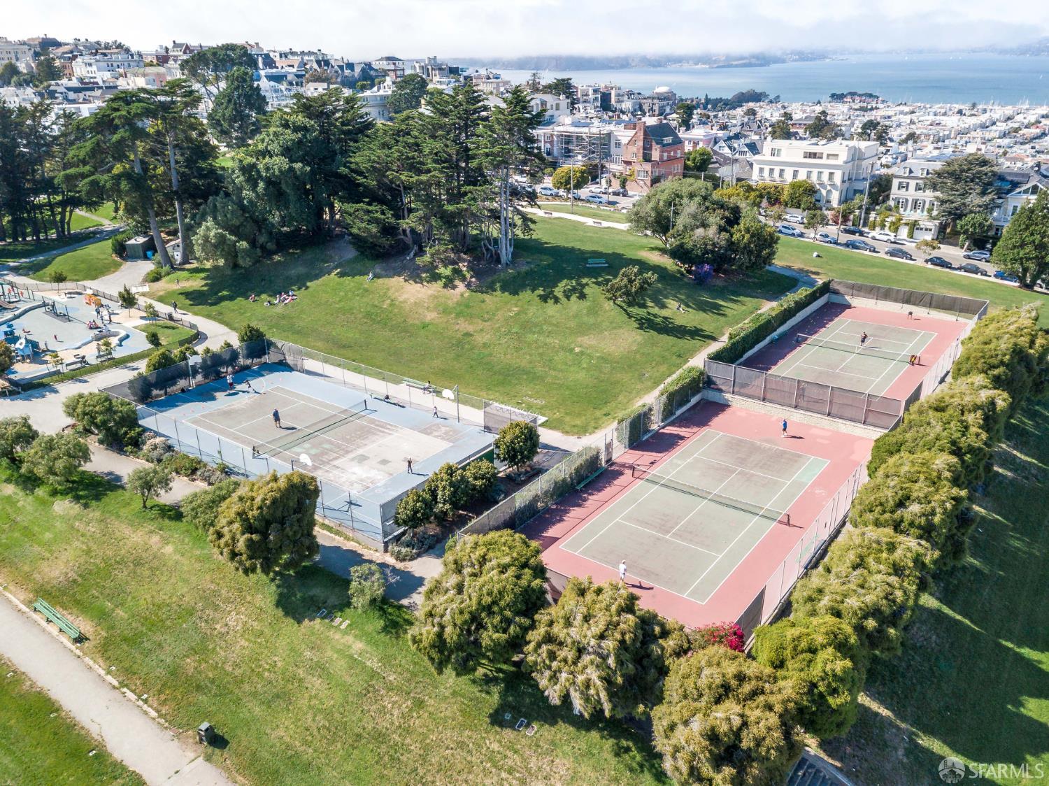 2116 Divisadero Street