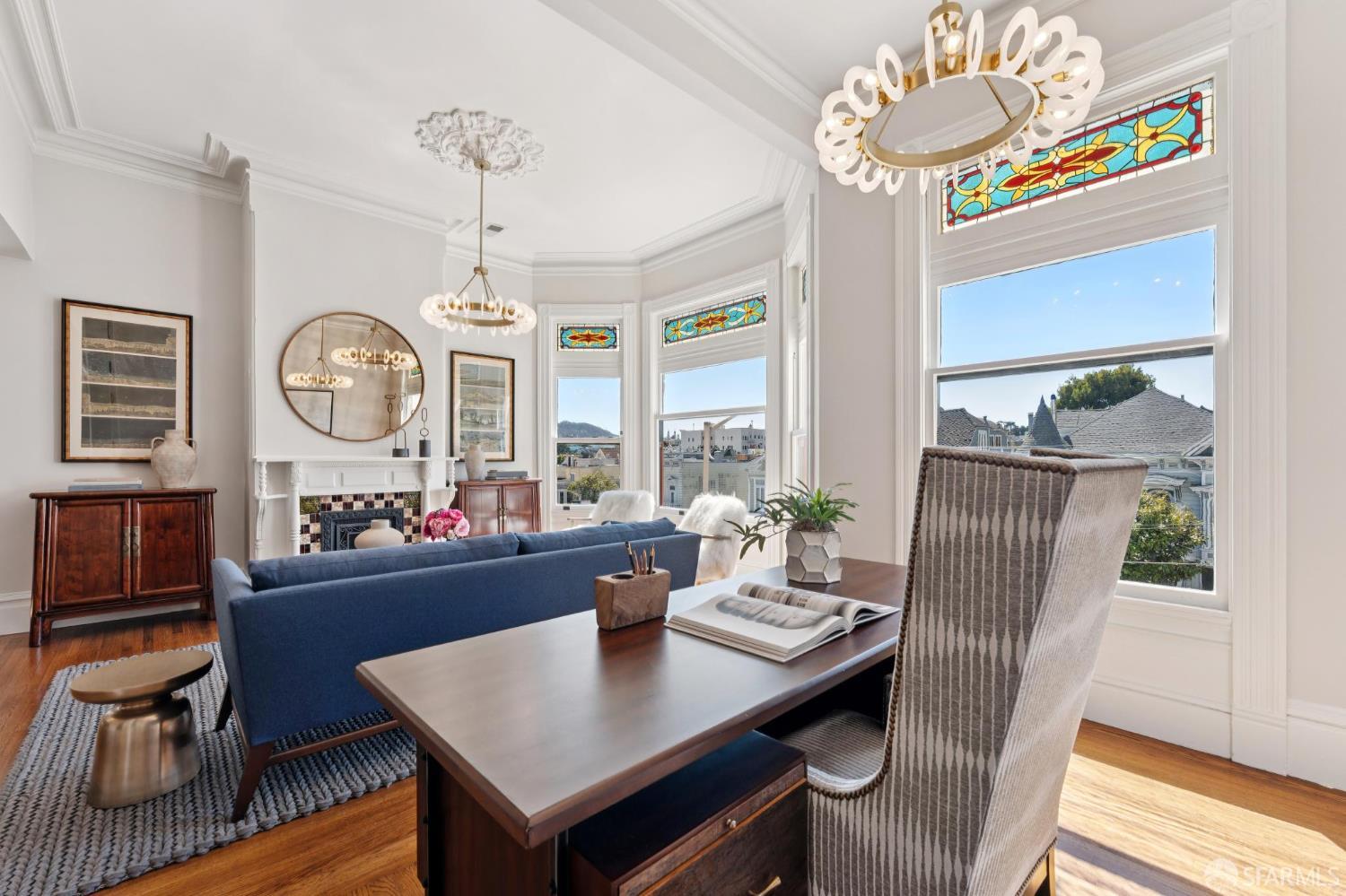 2116 Divisadero Street