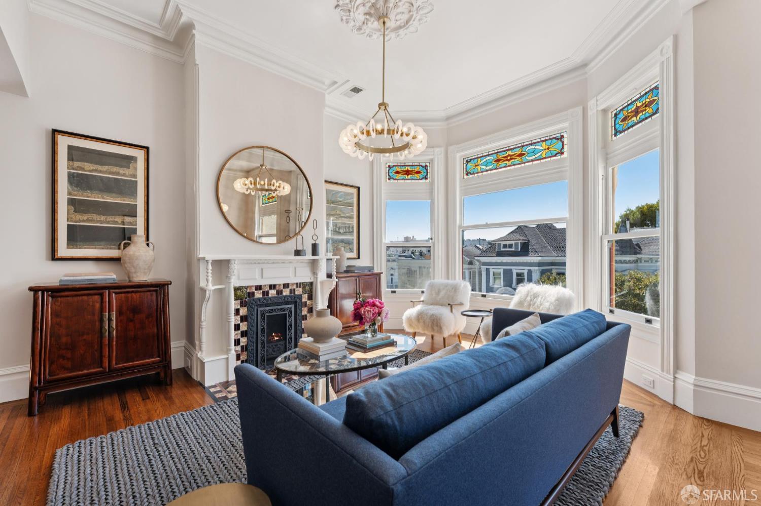 2116 Divisadero Street