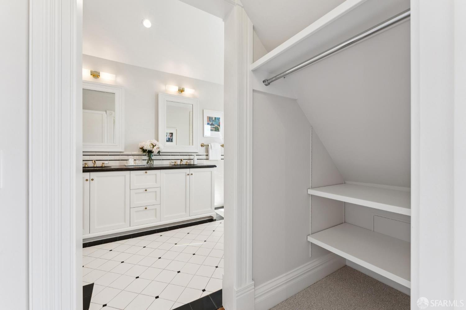 2116 Divisadero Street