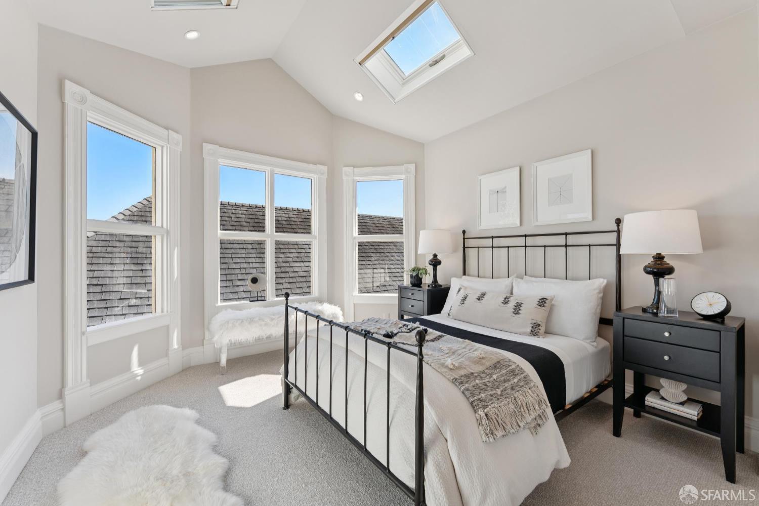 2116 Divisadero Street