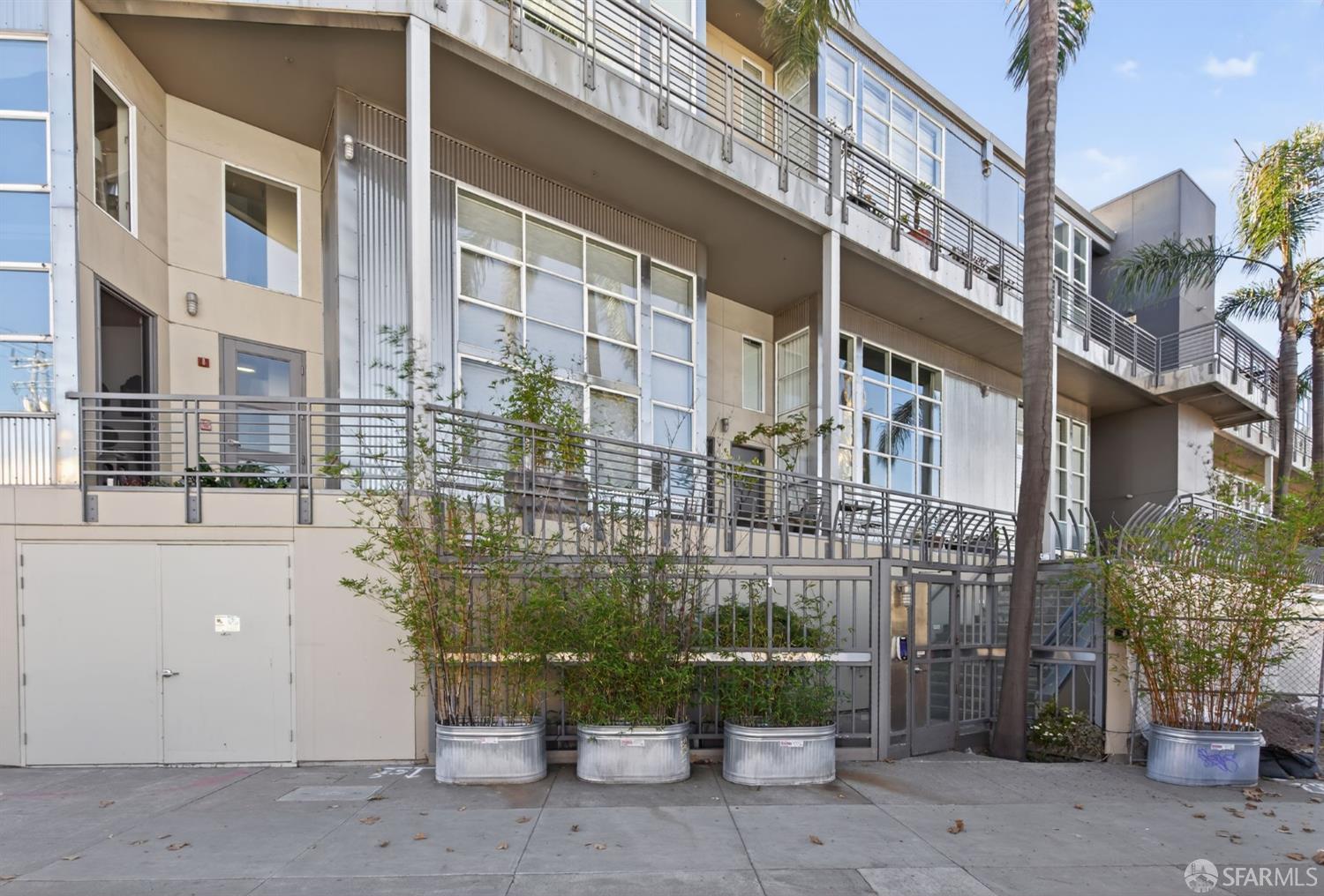 370 De Haro Street # B14