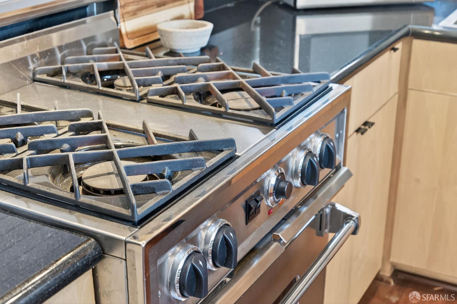 370 De Haro Street # B14