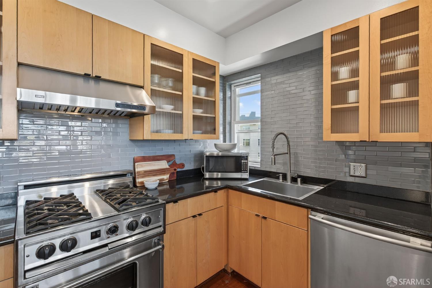 370 De Haro Street # B14