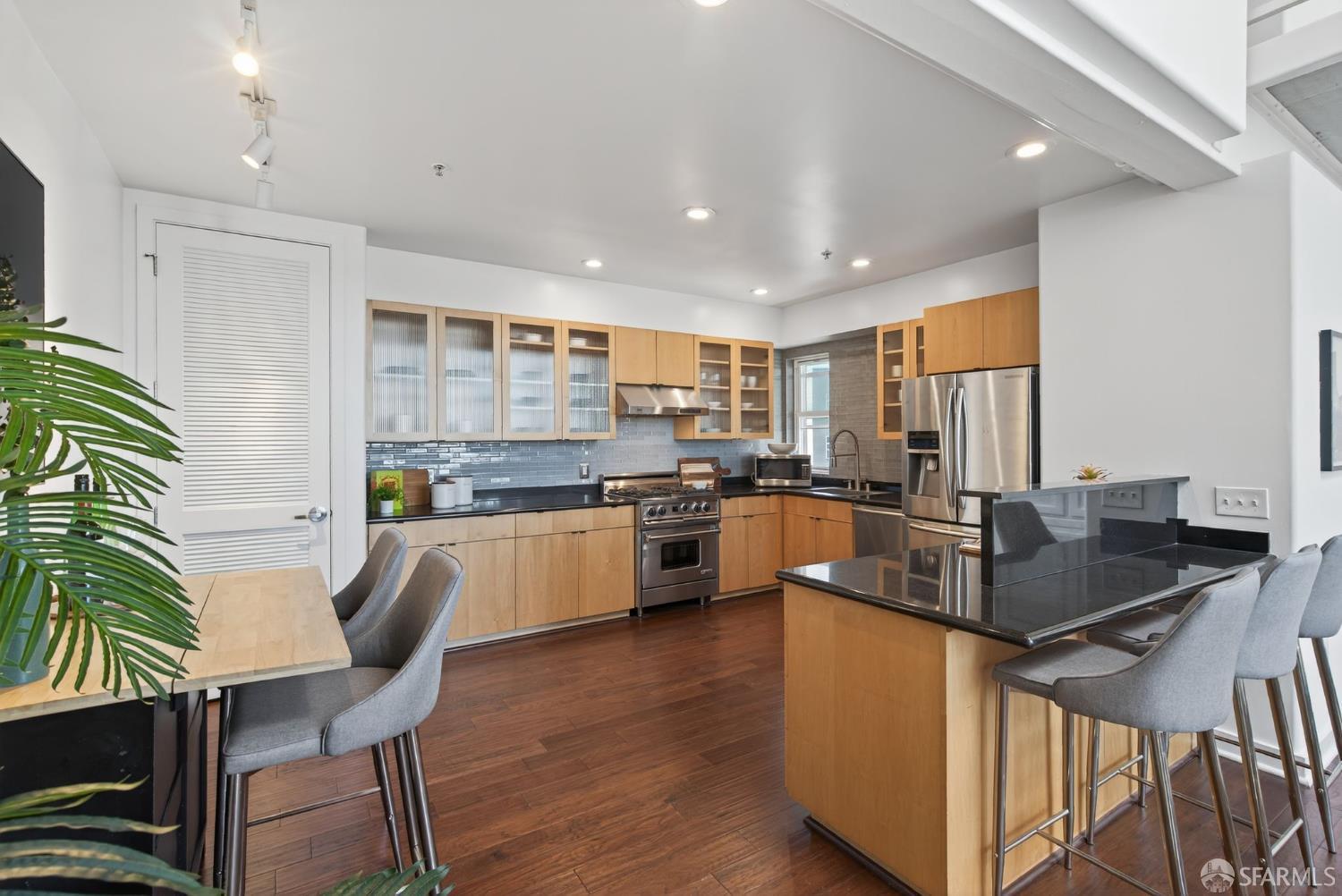 370 De Haro Street # B14