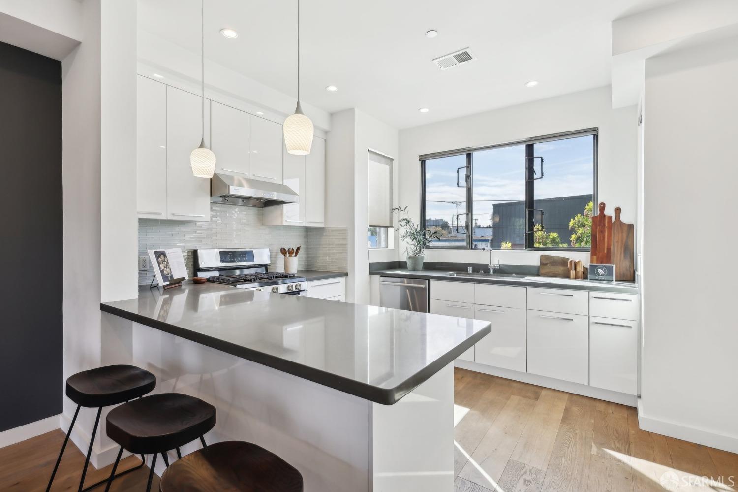 4132 3rd Street # 3, San Francisco Unit: 3