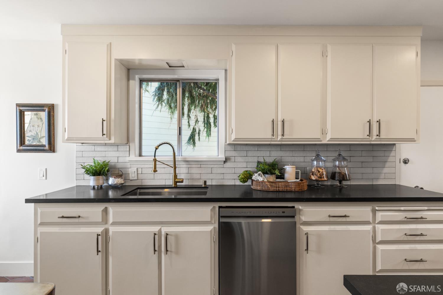 101 Graystone Terrace