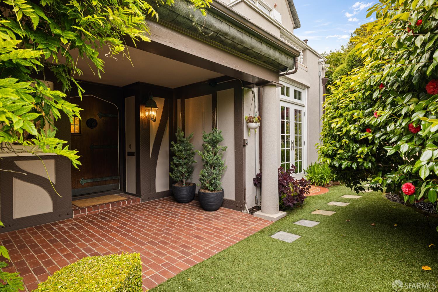 73 Santa Paula Avenue