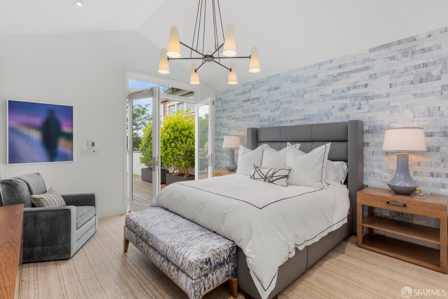 2215 California Street