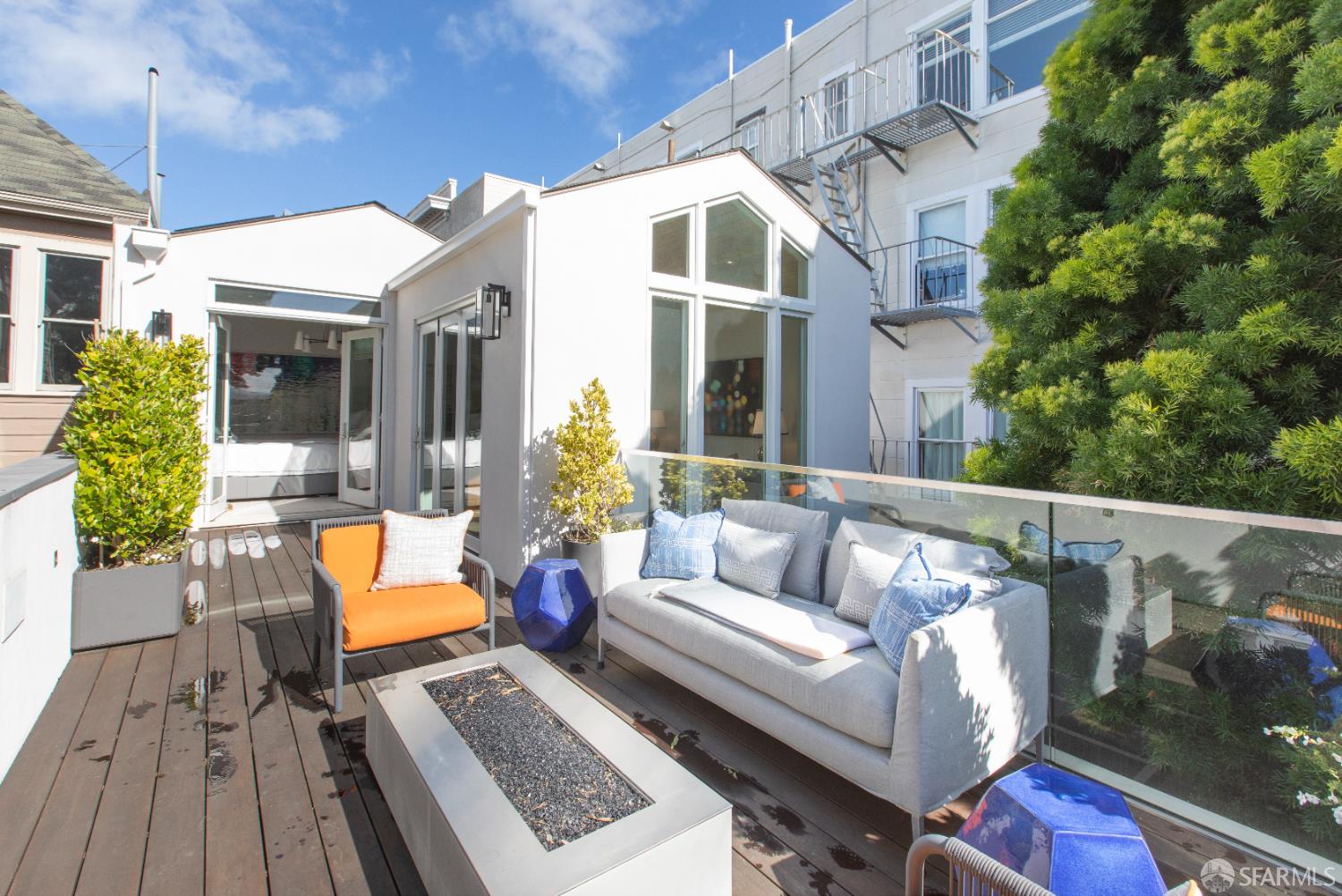 2215 California Street