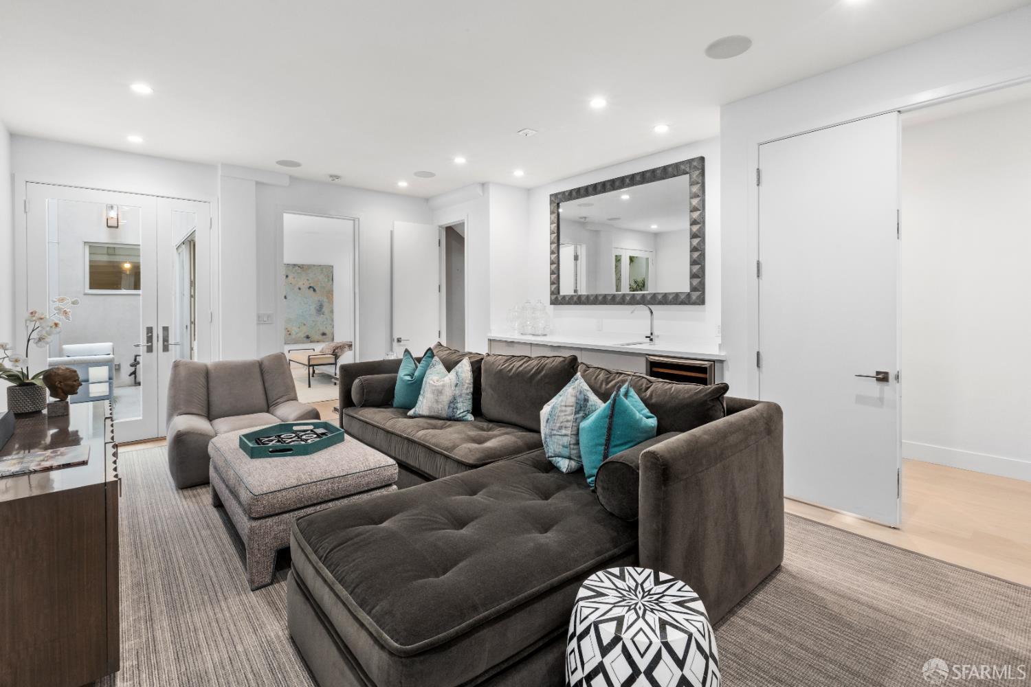 2215 California Street