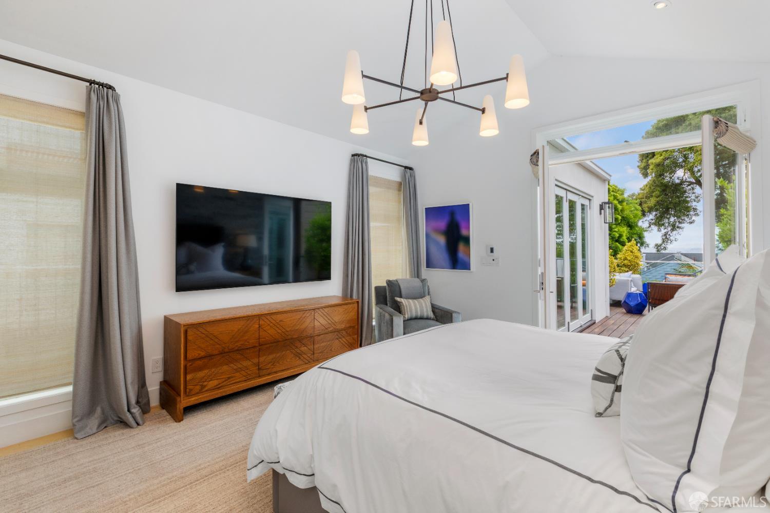 2215 California Street