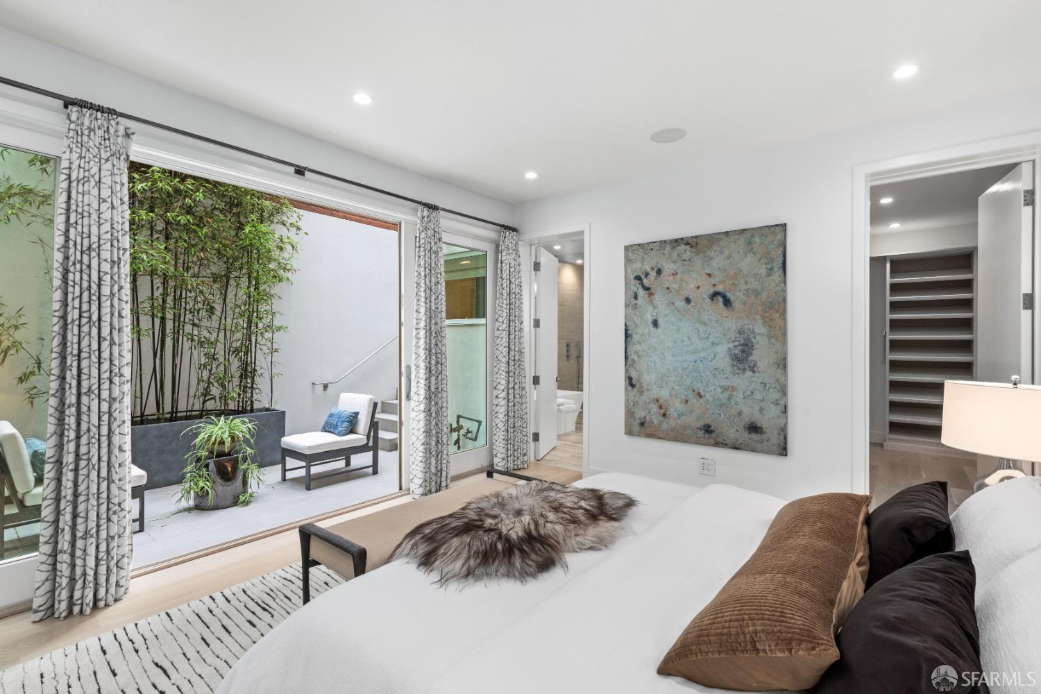 2215 California Street