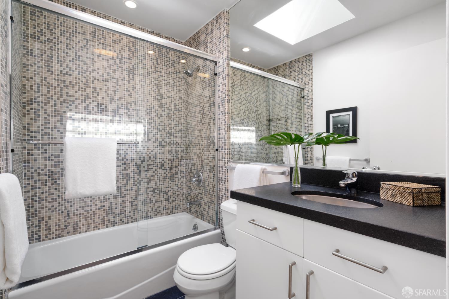 2315 Van Ness Avenue # 8