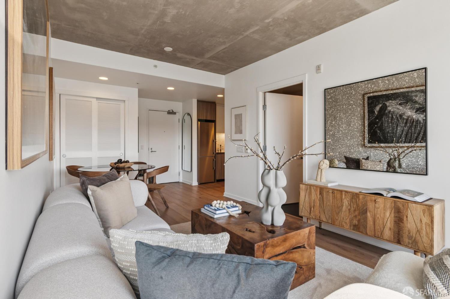 45 Bartlett Street # 417