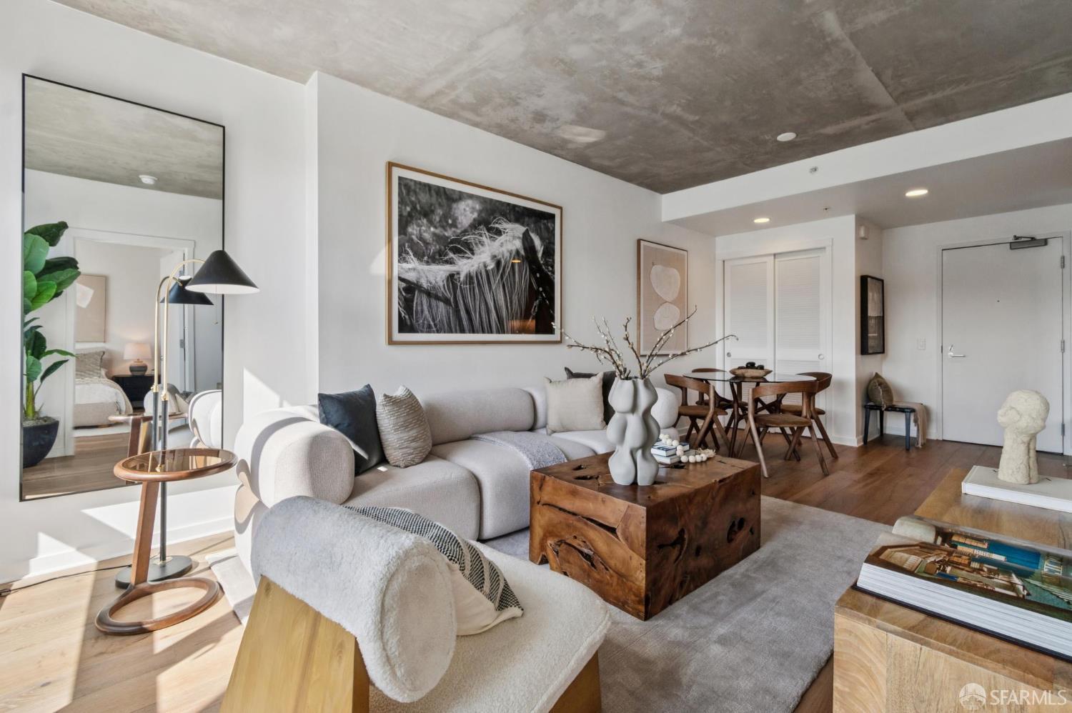 45 Bartlett Street # 417