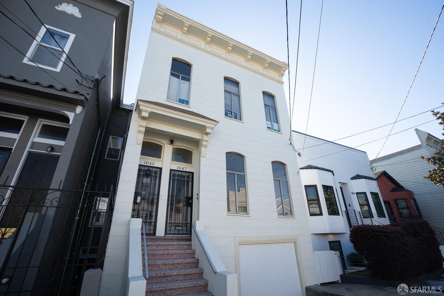 1045-1047 Alabama Street