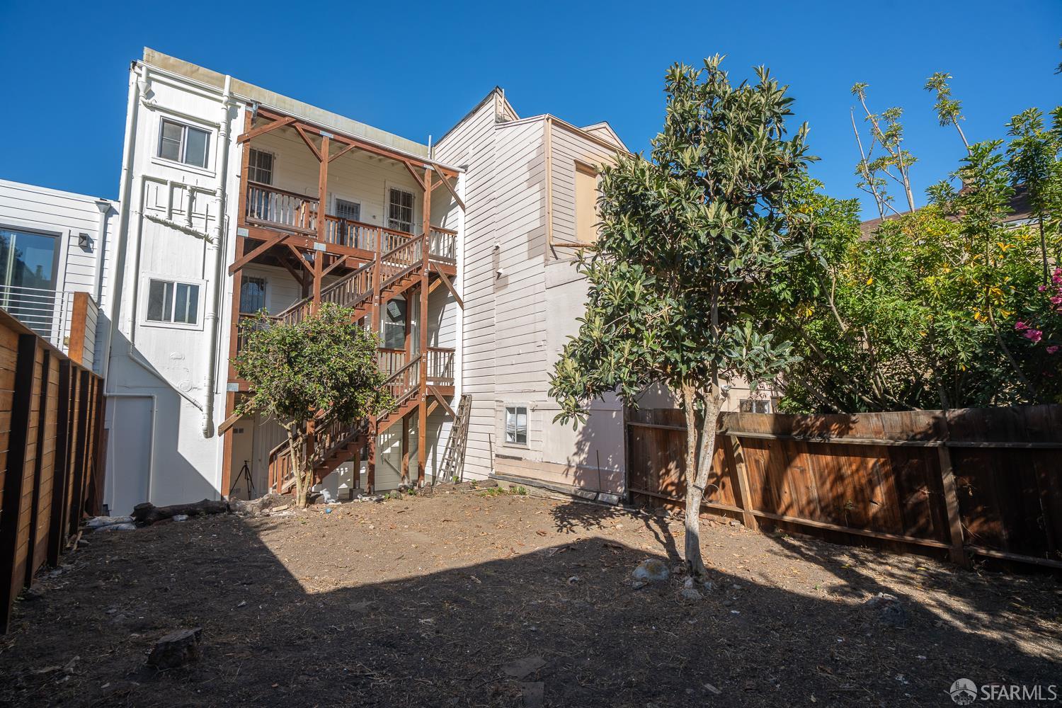 1045-1047 Alabama Street