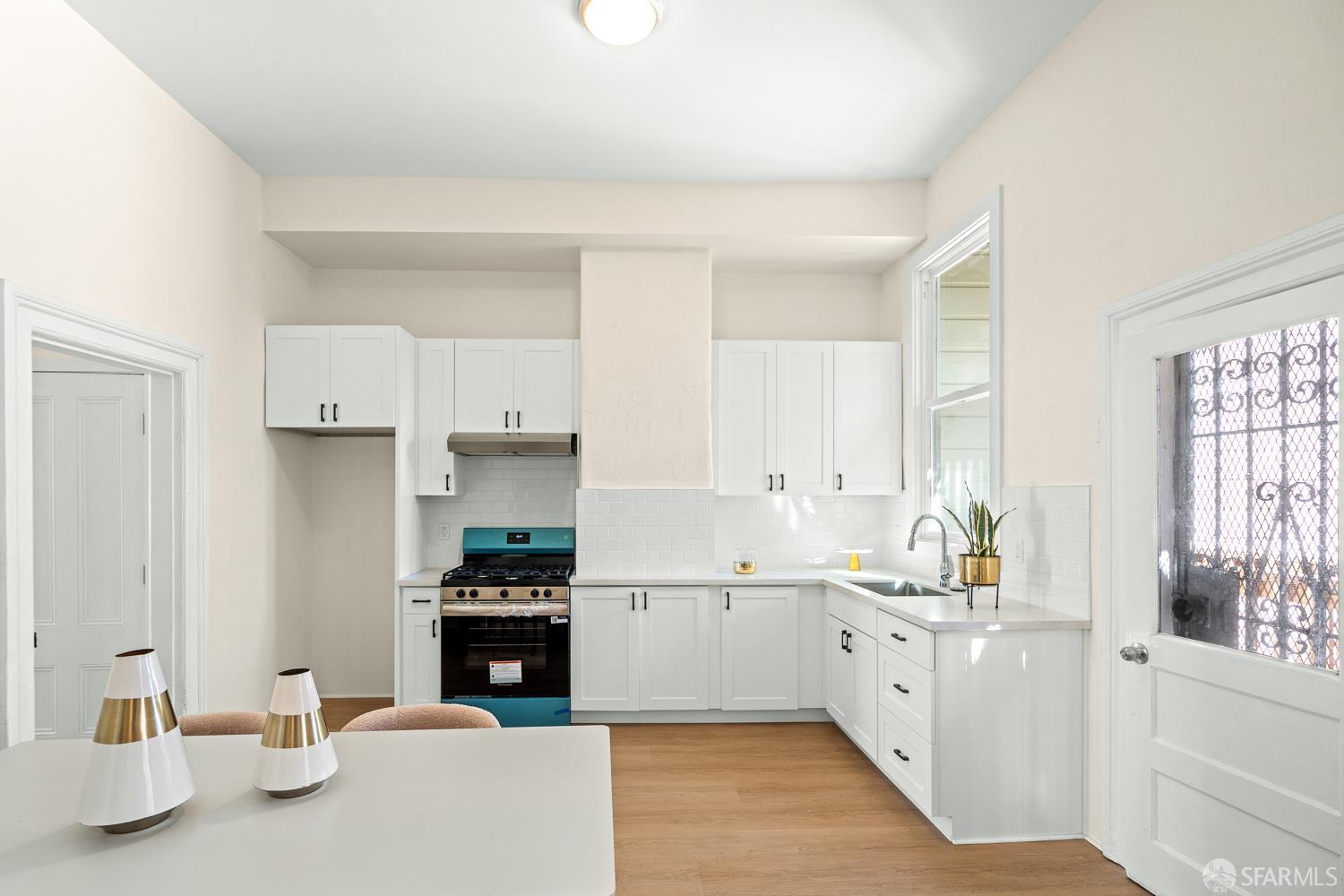 1045-1047 Alabama Street