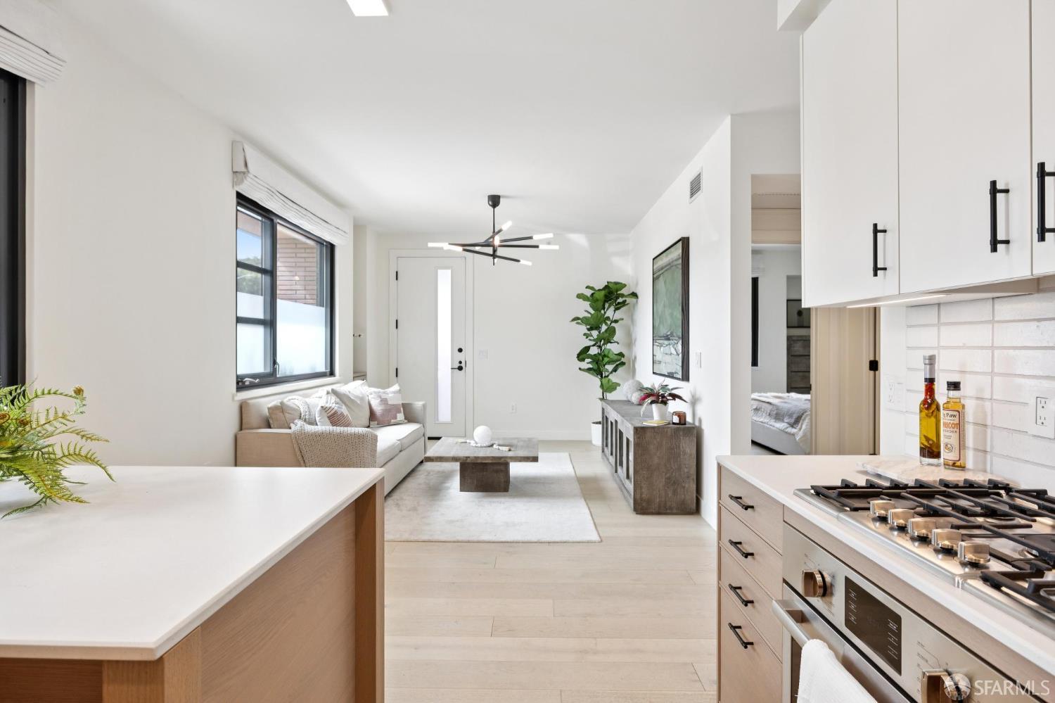 1598 Bay Street # 104