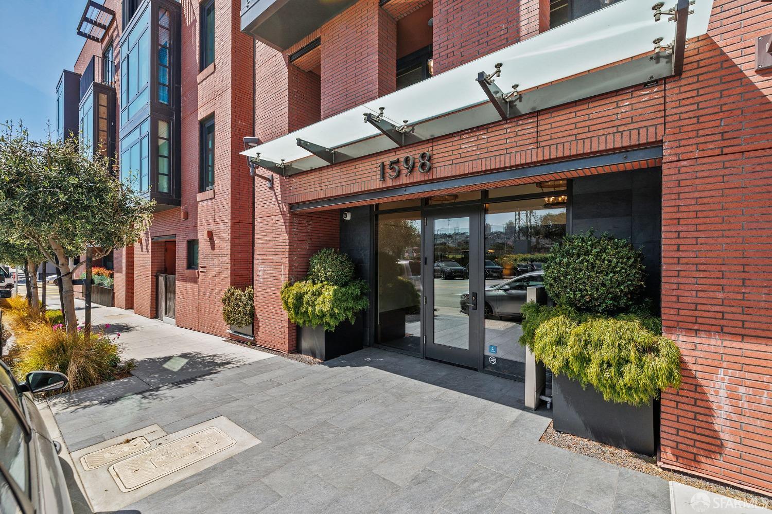 1598 Bay Street # 104