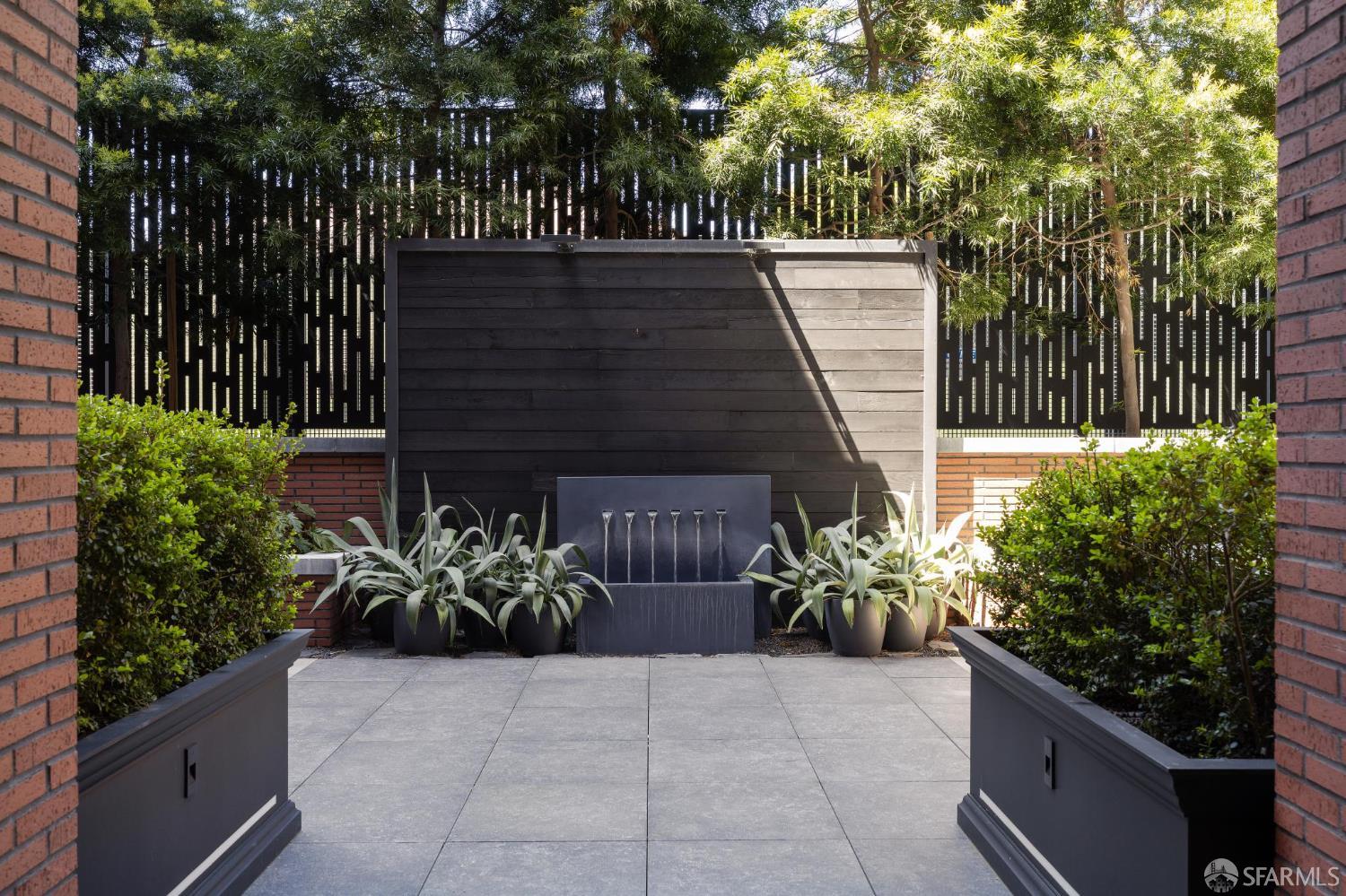 1598 Bay Street # 104