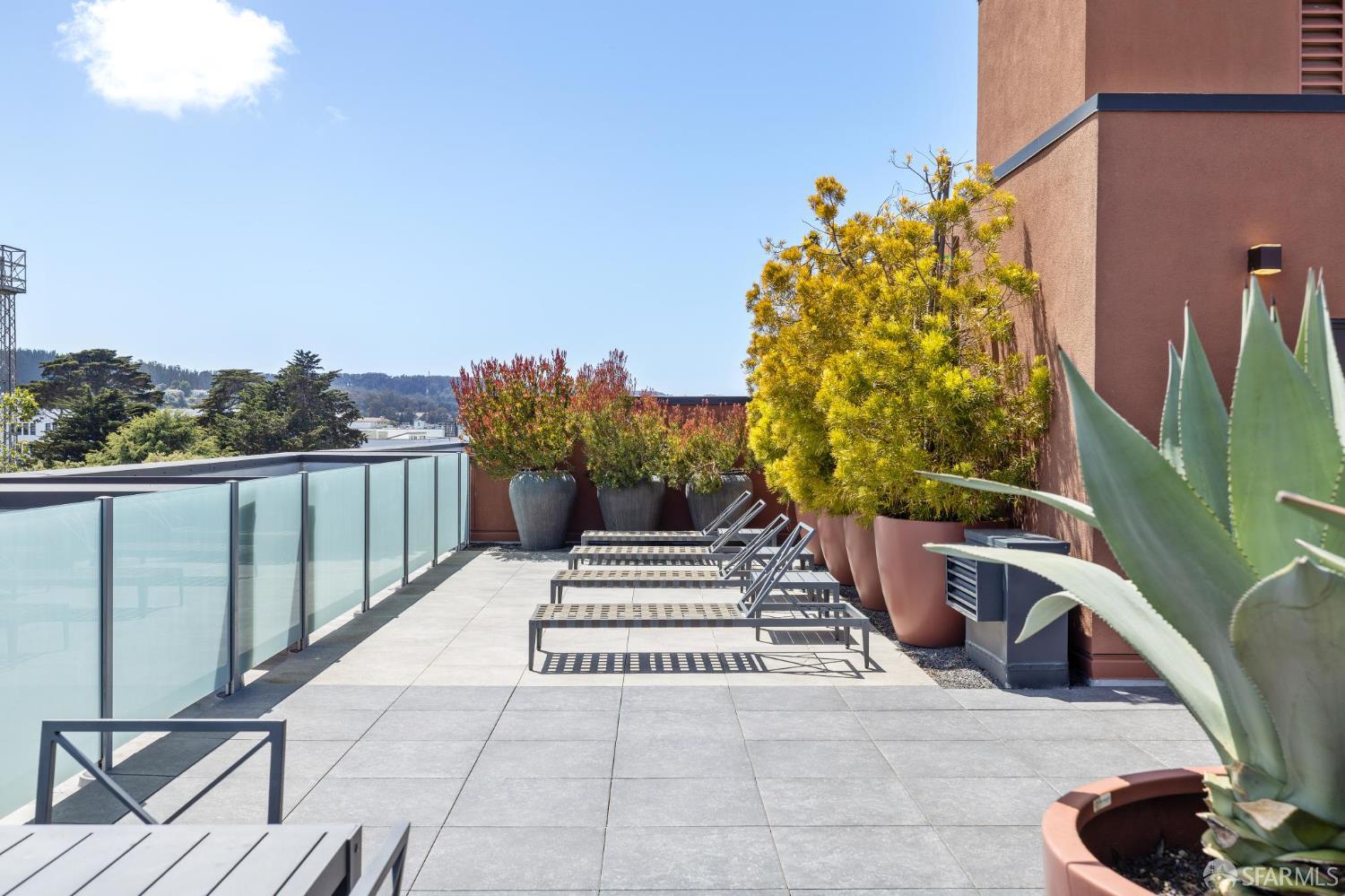 1598 Bay Street # 104