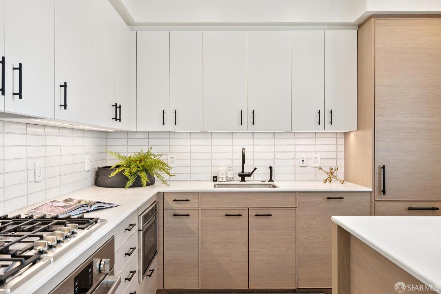 1598 Bay Street # 104