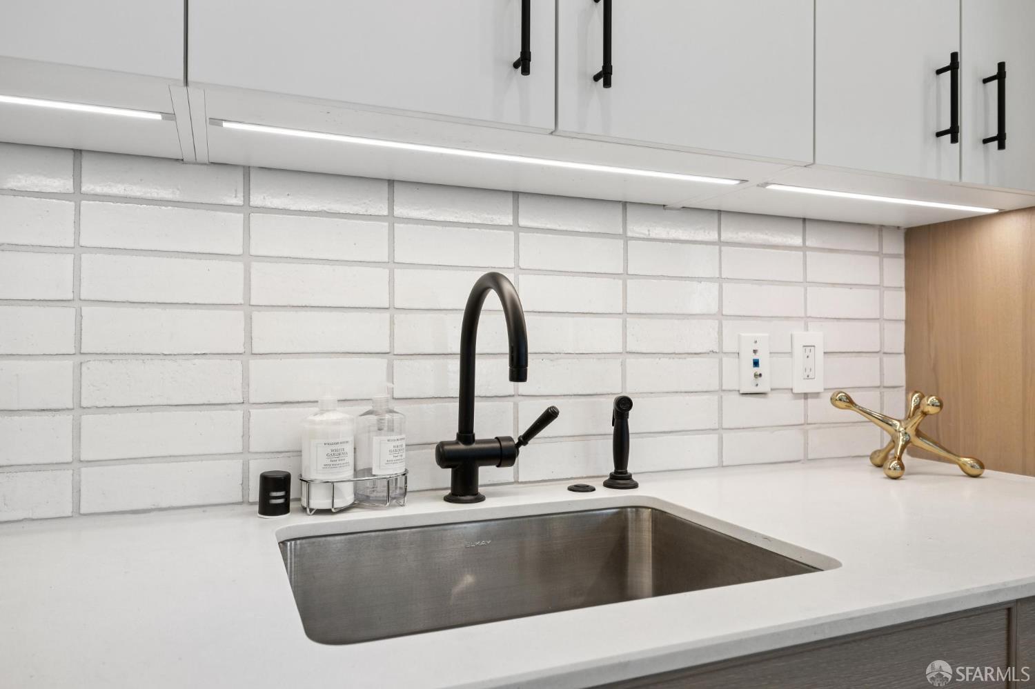 1598 Bay Street # 104