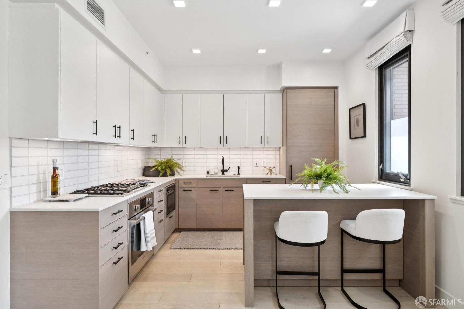 1598 Bay Street # 104