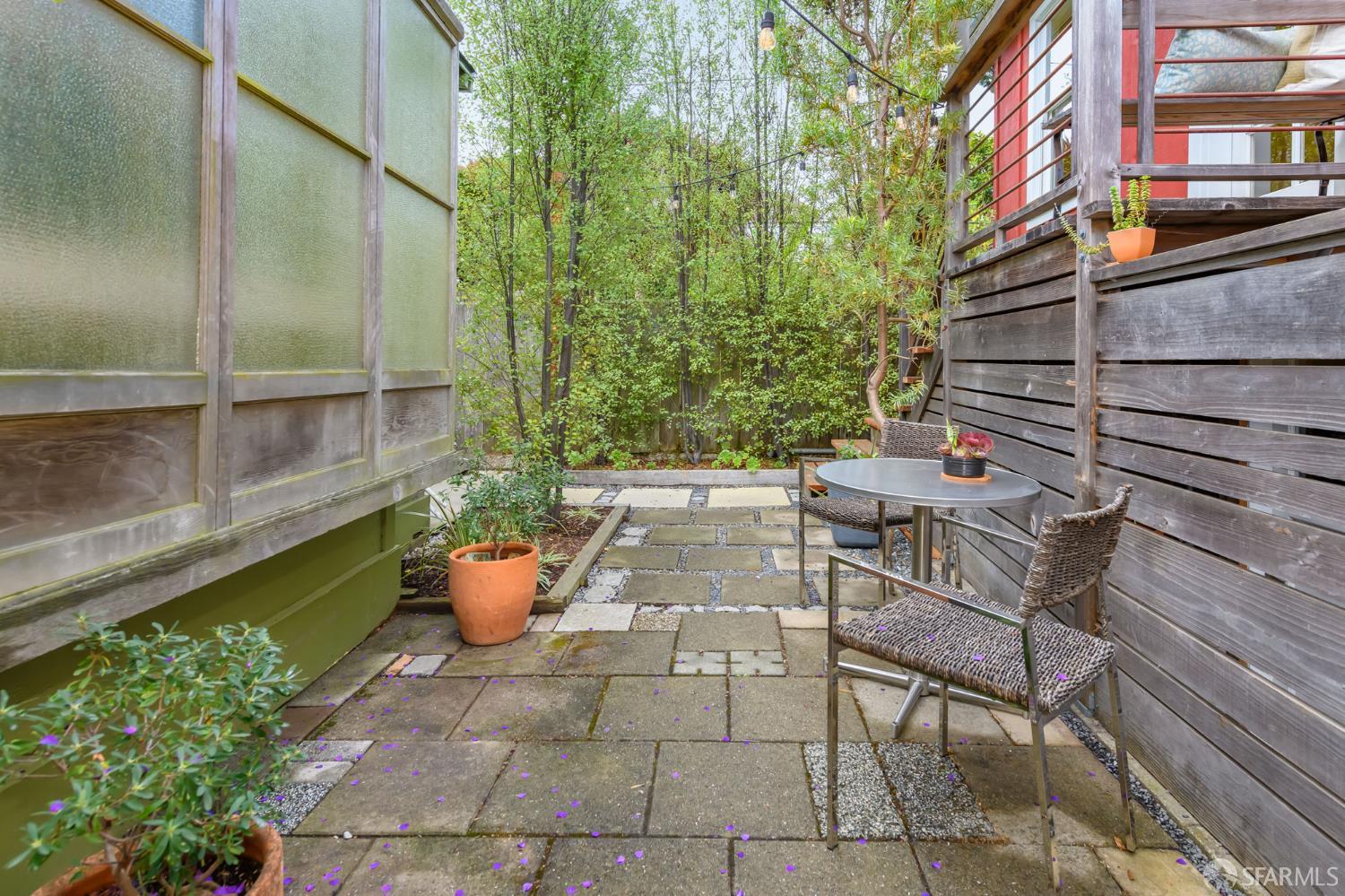 129 Ellert Street Unit: 1/2