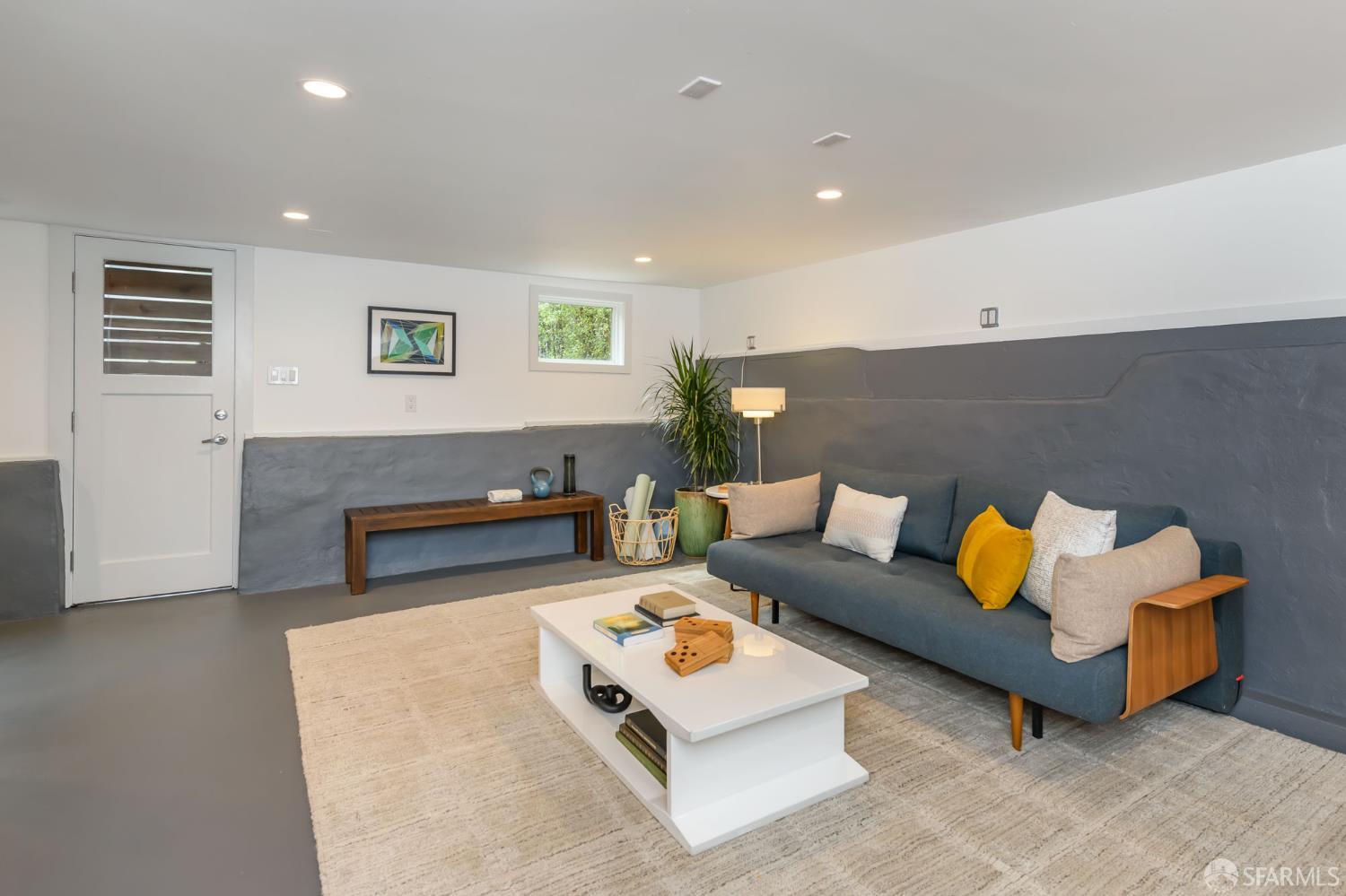 129 Ellert Street Unit: 1/2