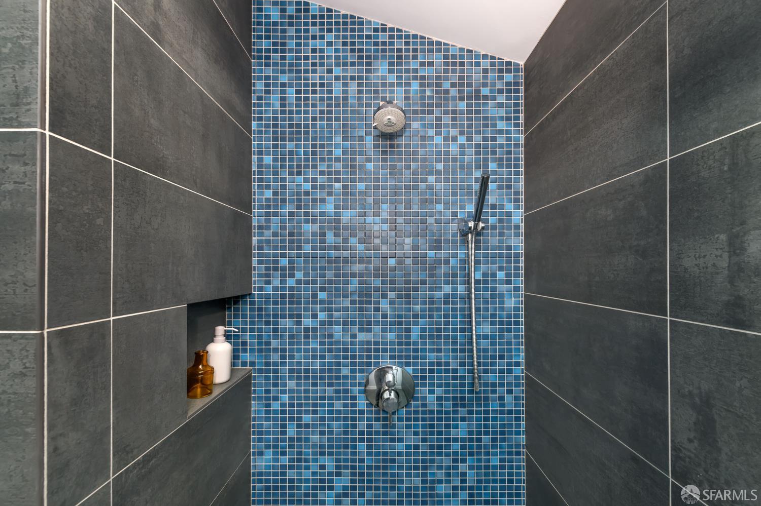 129 Ellert Street Unit: 1/2