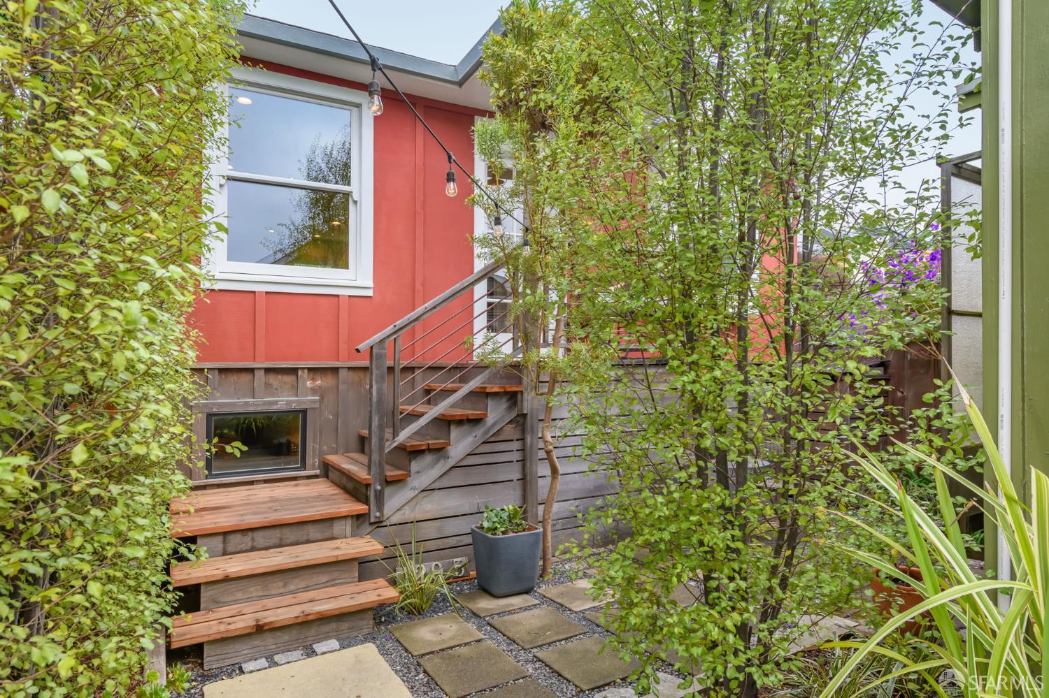 129 Ellert Street Unit: 1/2