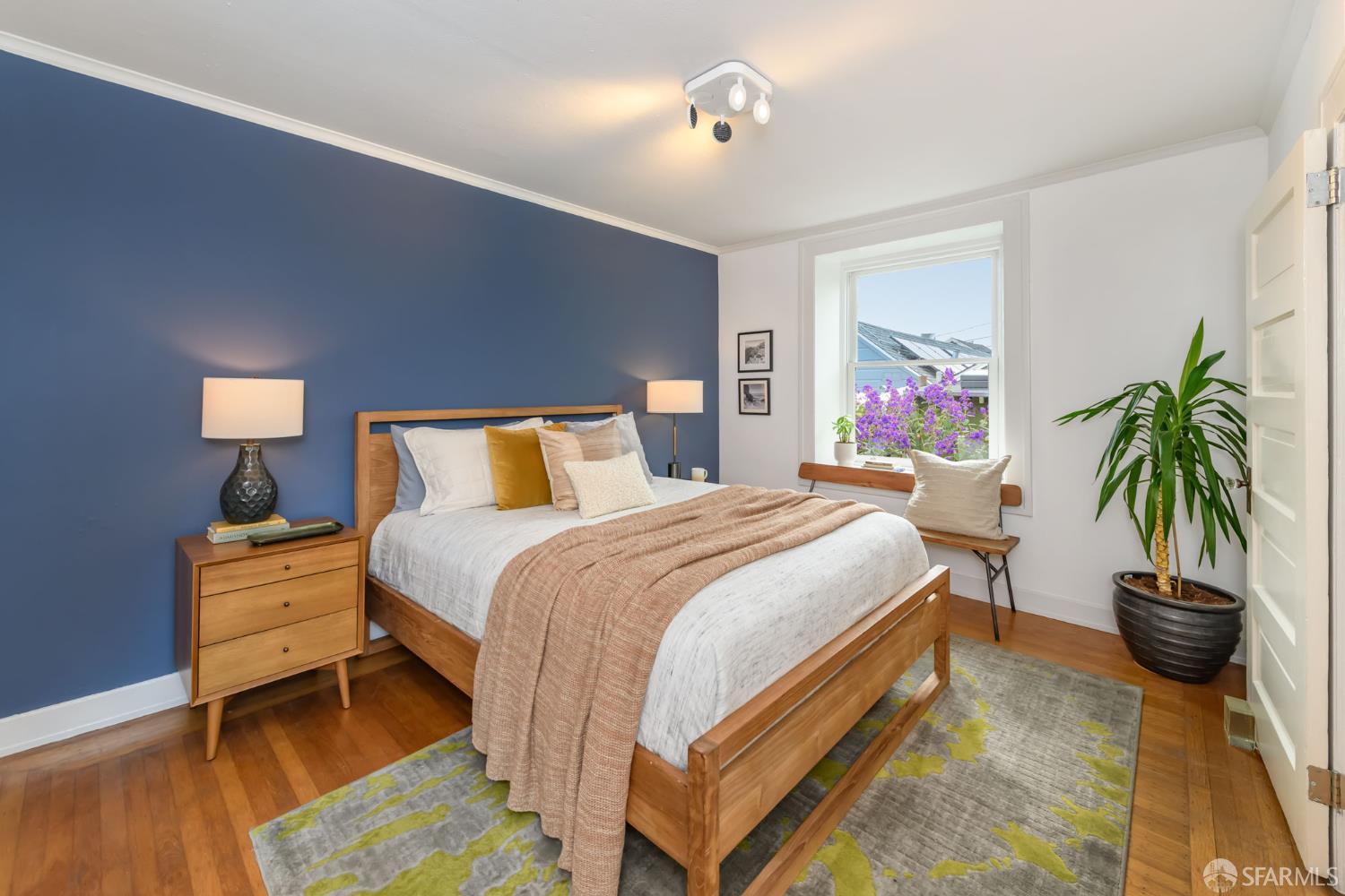 129 Ellert Street Unit: 1/2