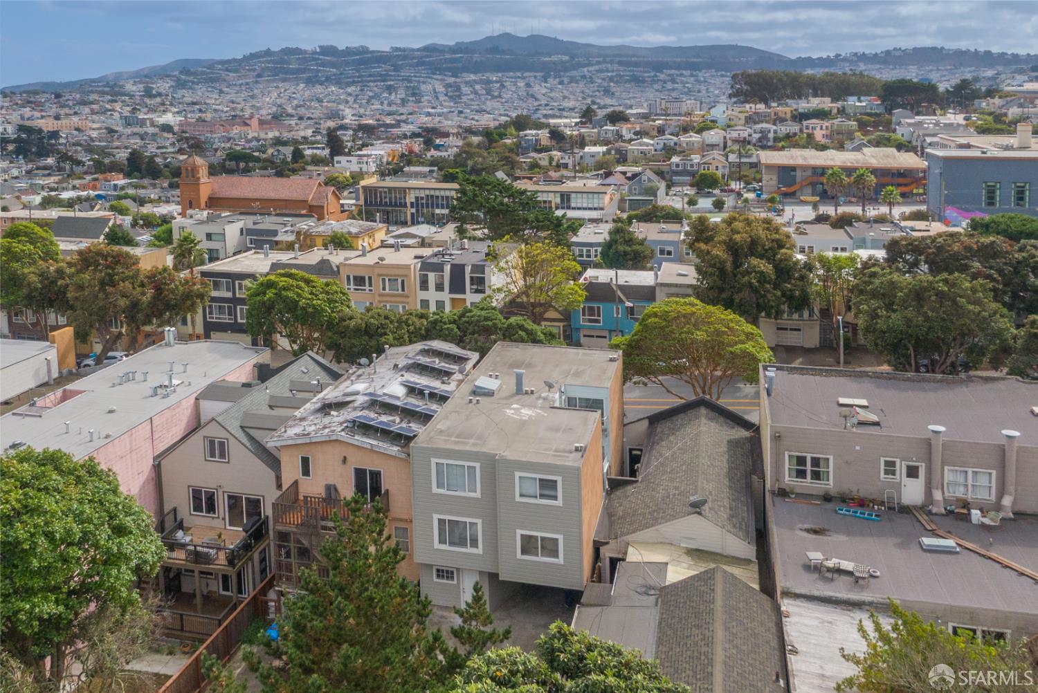 554 Monterey Boulevard