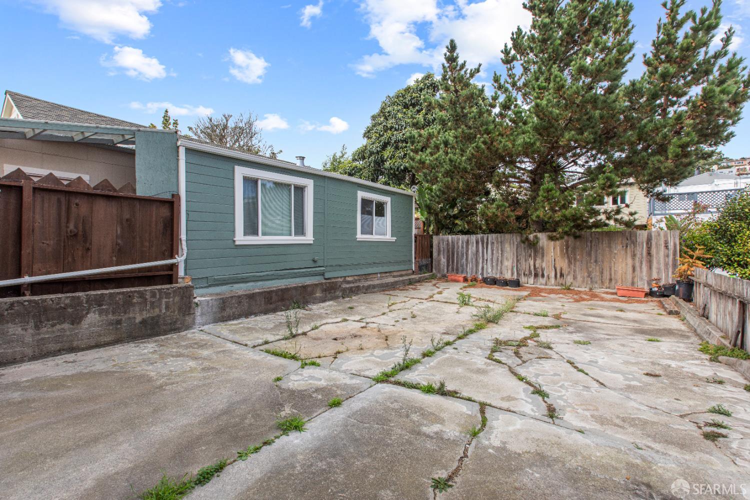 554 Monterey Boulevard