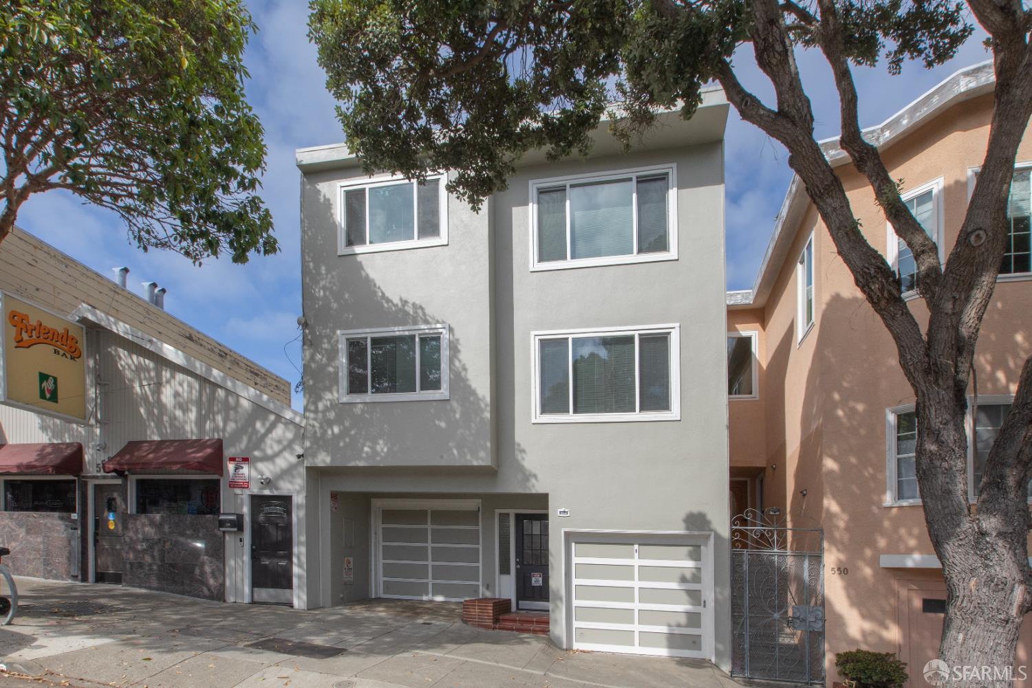 554 Monterey Boulevard